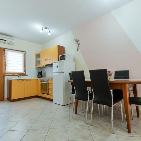 Lumbre Apartment Tar-Vabriga Exterior photo
