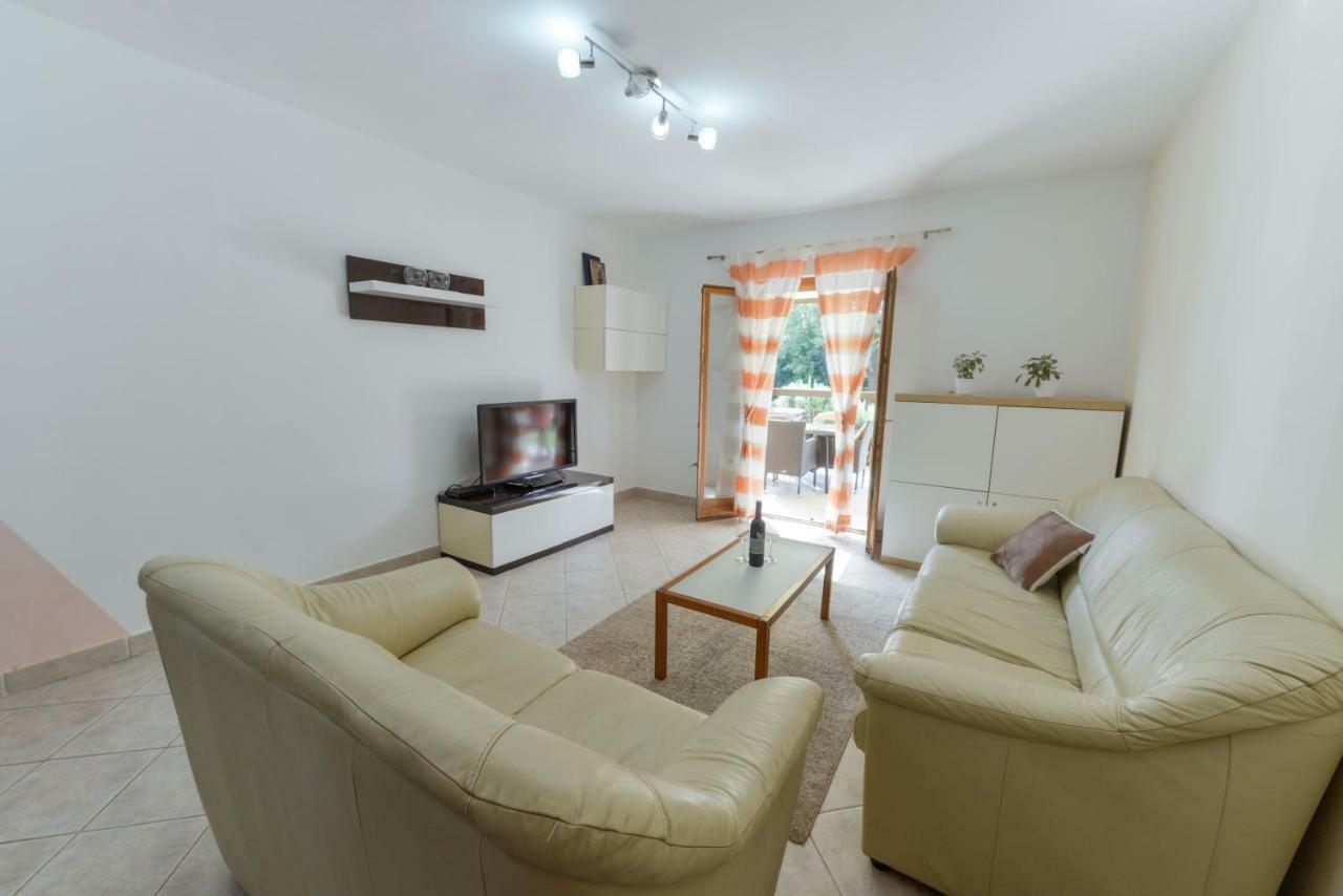 Lumbre Apartment Tar-Vabriga Exterior photo